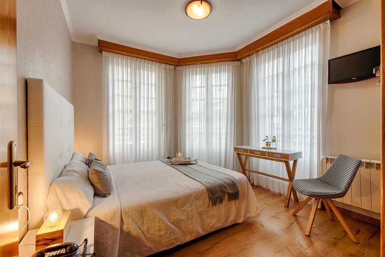 Hostal Zahara Ferrol Luaran gambar