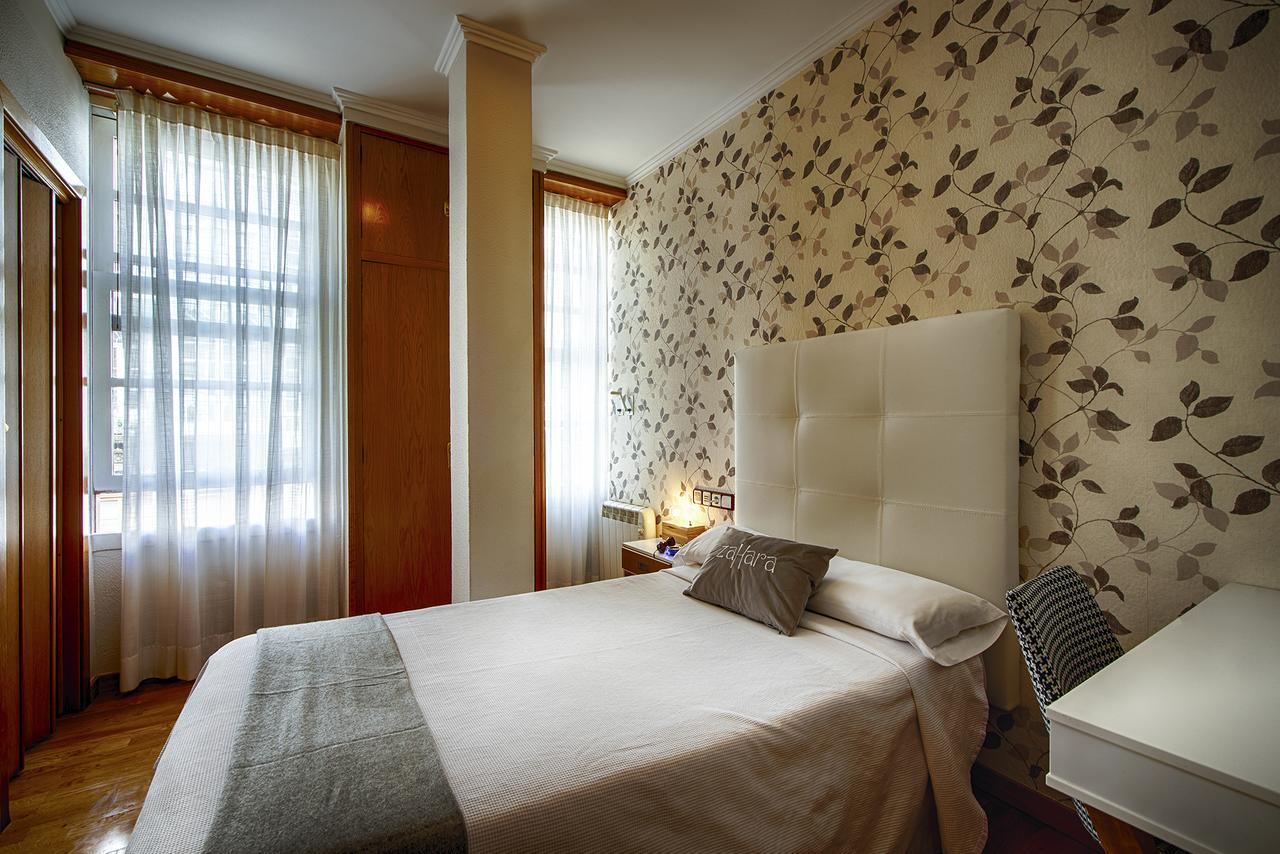Hostal Zahara Ferrol Luaran gambar