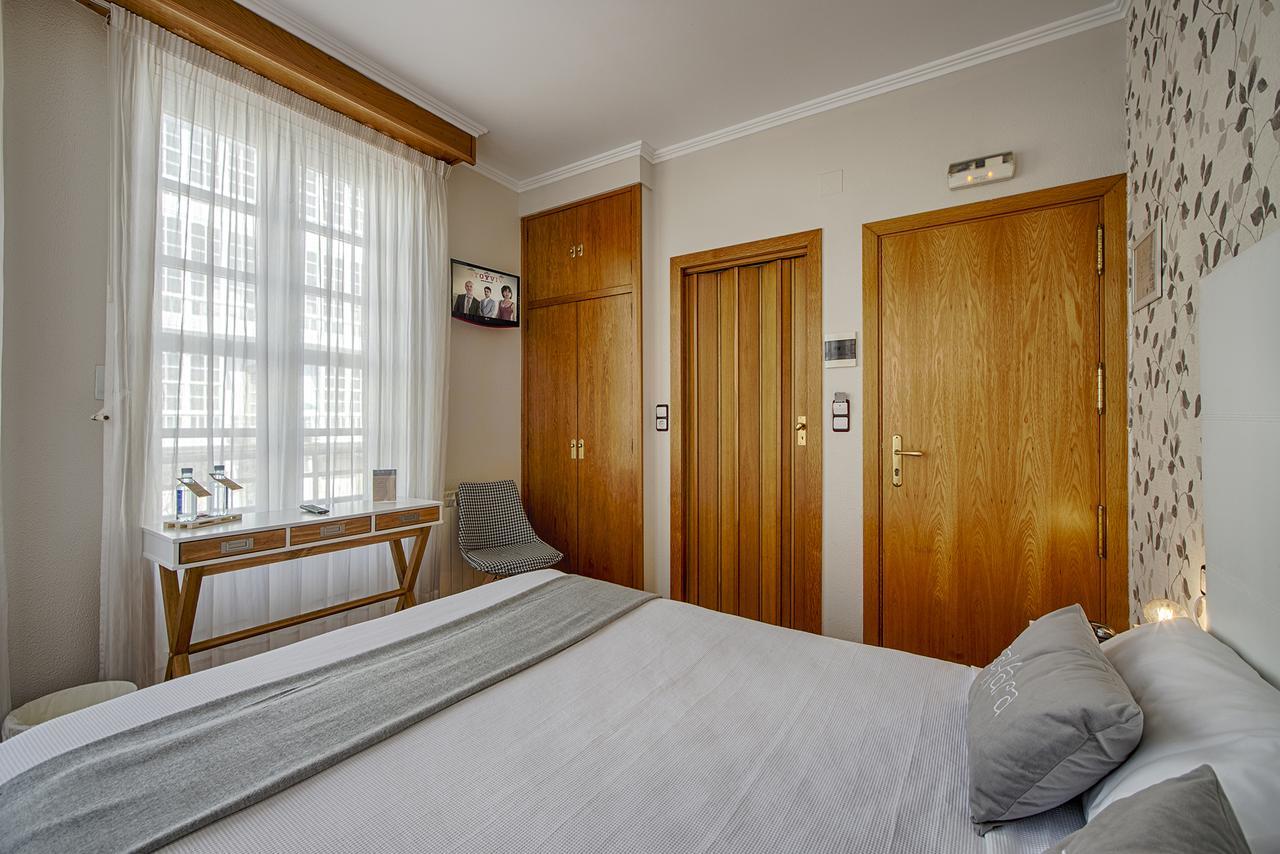 Hostal Zahara Ferrol Luaran gambar