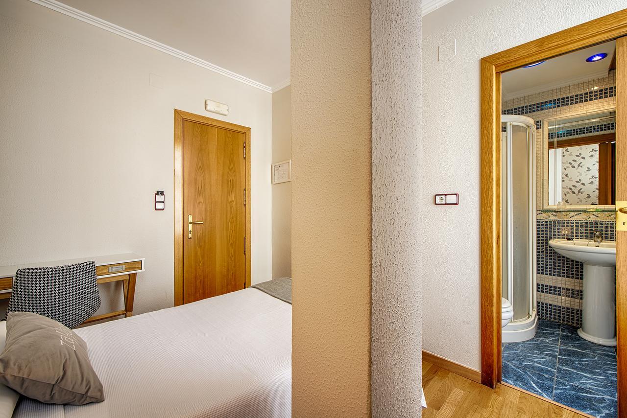 Hostal Zahara Ferrol Luaran gambar