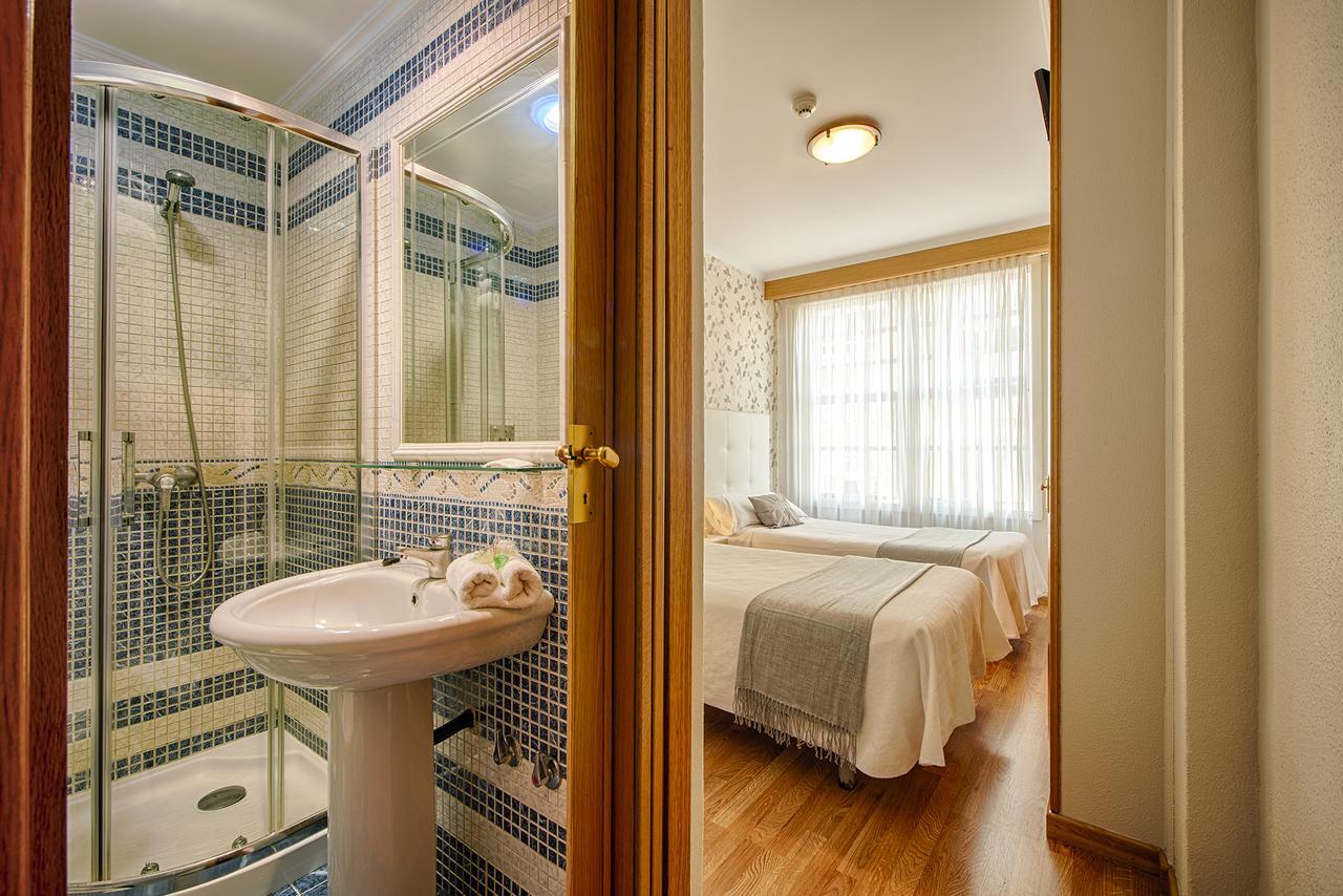 Hostal Zahara Ferrol Luaran gambar