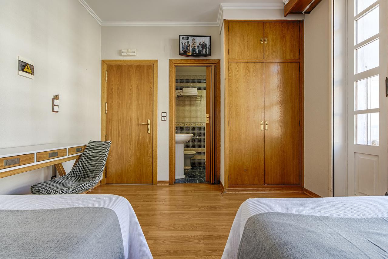 Hostal Zahara Ferrol Luaran gambar